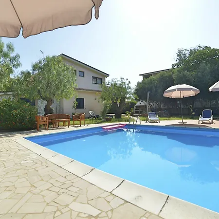 Doriana Apartment